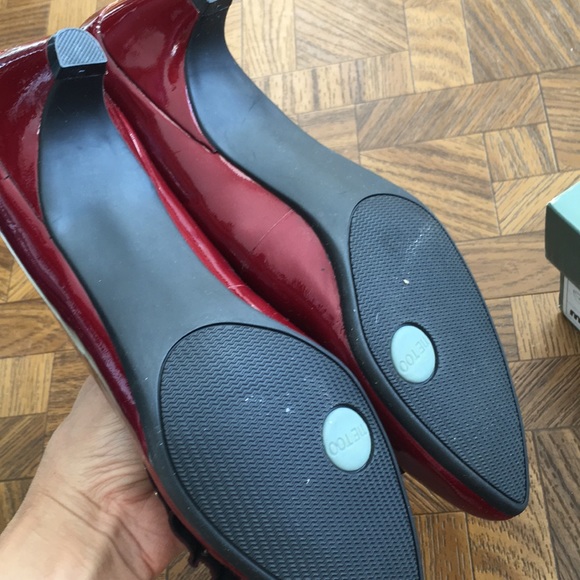 Me Too ruby red enamel leather ruffle heel 6.5M - Picture 8 of 8